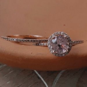 Size 7 Rose gold wedding ring set from Etsy